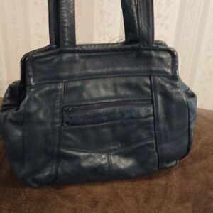Chic Navy Leather Shoulder Bag